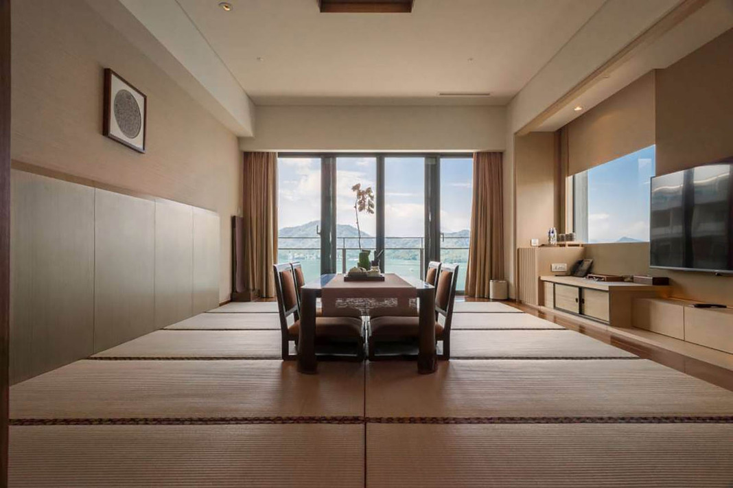 尊榮湖景和式房