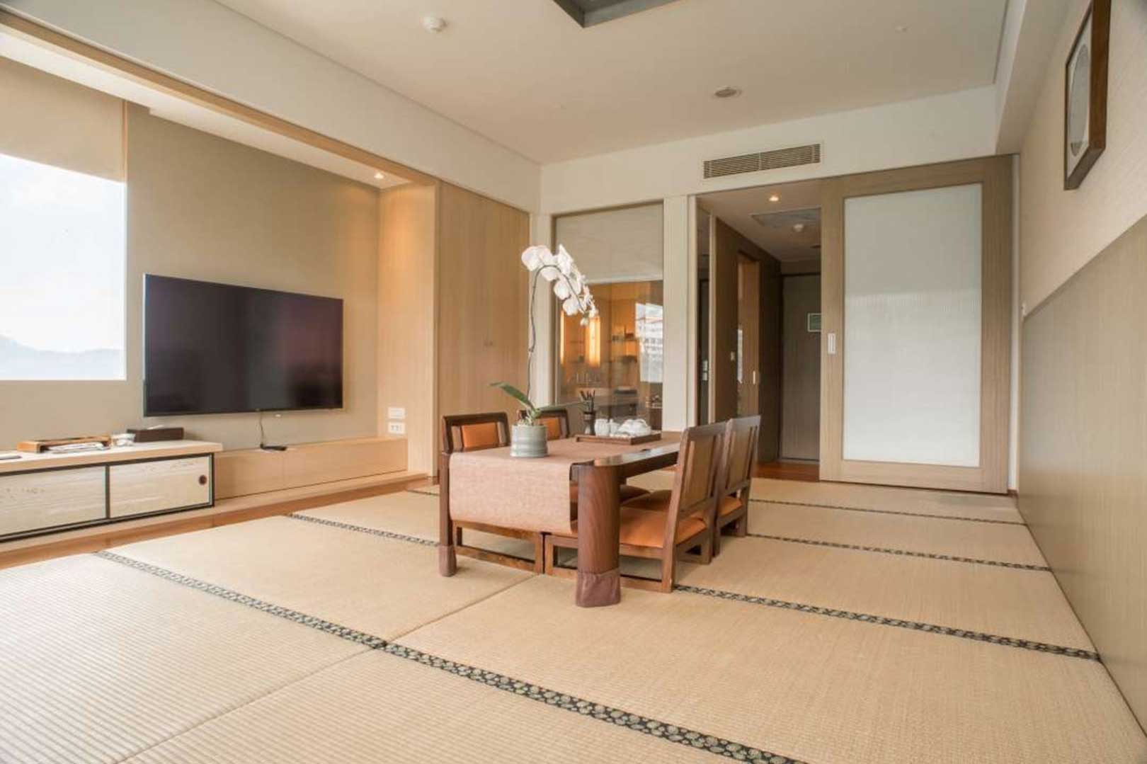 尊荣山景和式房