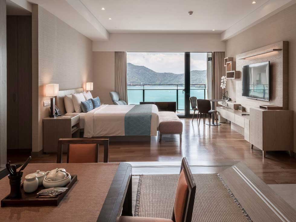 Leisurely Luxe Holiday