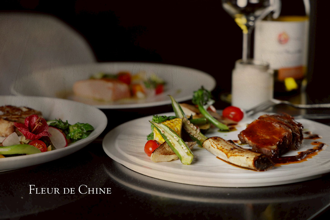 The Lakeside Feast Package